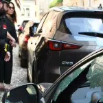 Pavia, notte di tensione in centro: colpite le auto in sosta