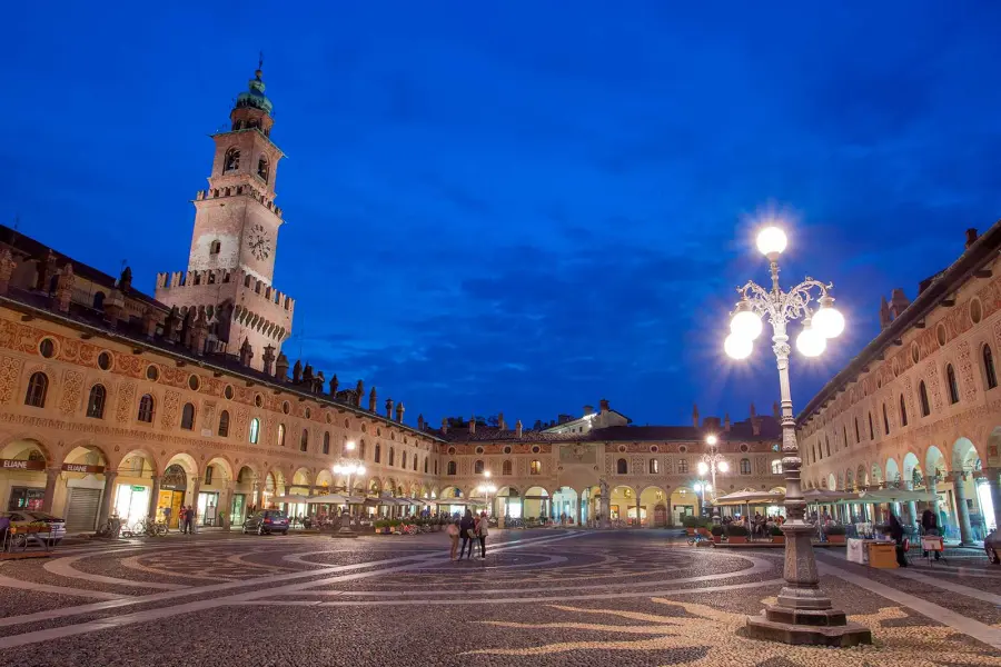 Capodanno a rischio a Vigevano? I botti tornano al centro del dibattito