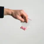 Cinquanta pastiglie di ecstasy in casa: arrestato diciannovenne di Mortara