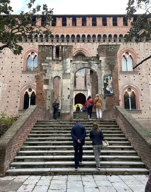 Castello Visconteo di Pavia, quali i tesori che aspettano i visitatori. Cosa nasconde davvero?
