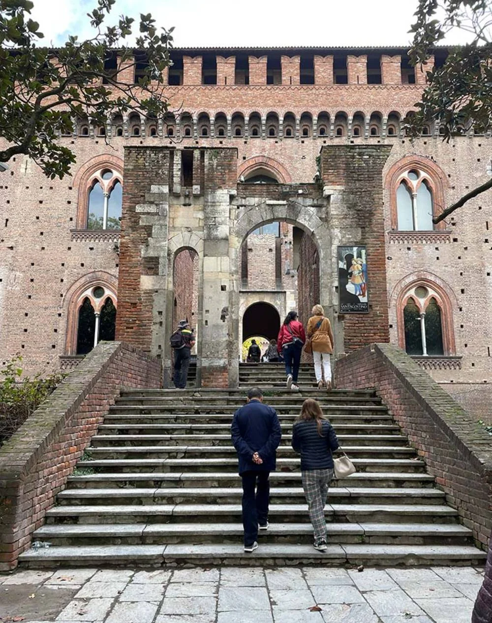 Castello Visconteo di Pavia, quali i tesori che aspettano i visitatori. Cosa nasconde davvero?
